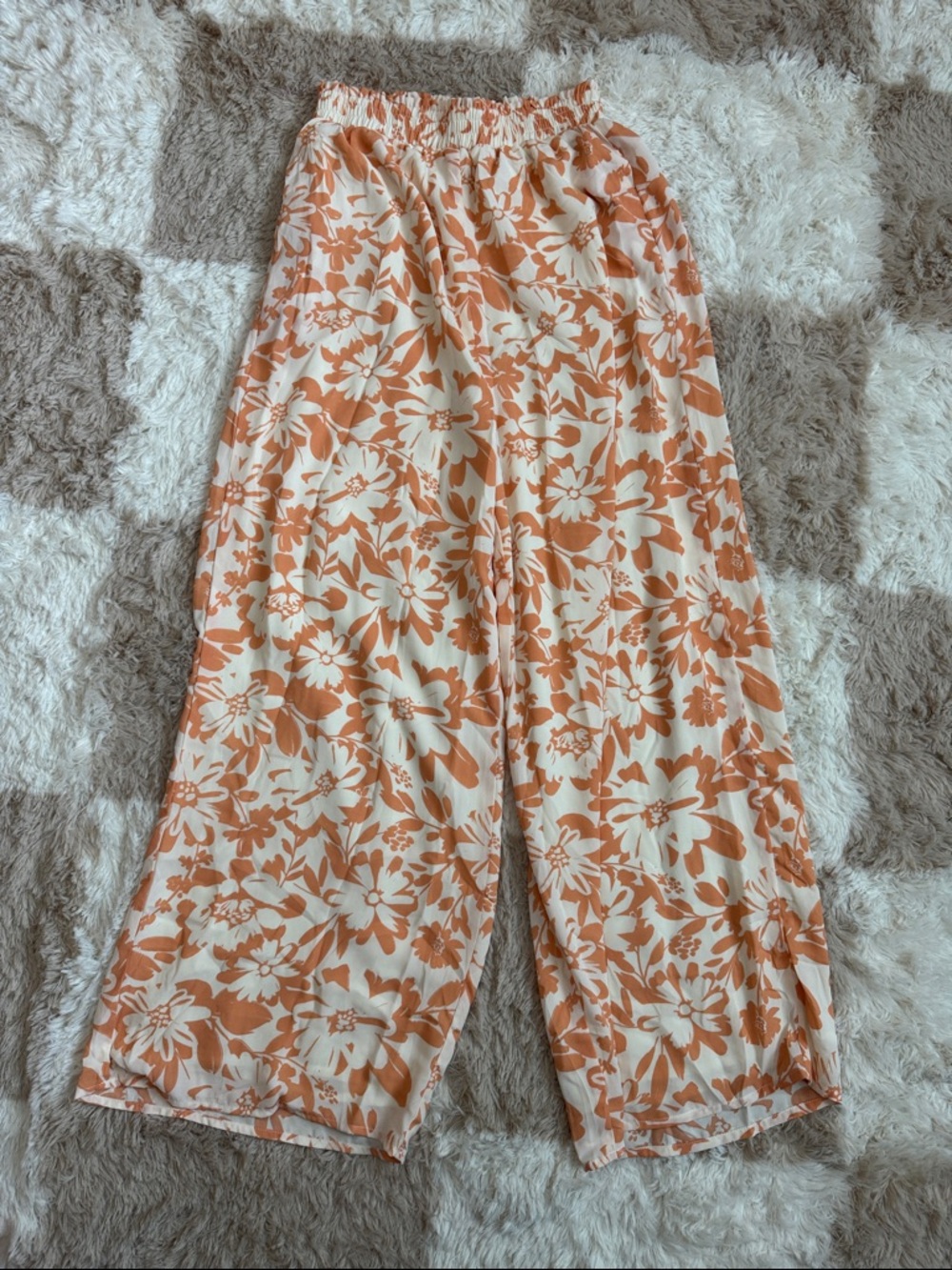 Pink Lily Floral Wide Leg Pants & Crop Tank Set in Peach and Cream - Picture 4 of 6